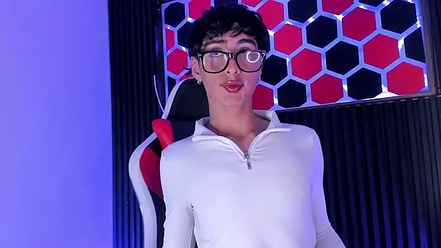 SantyFoxxs online show from June 2, 3:41 am