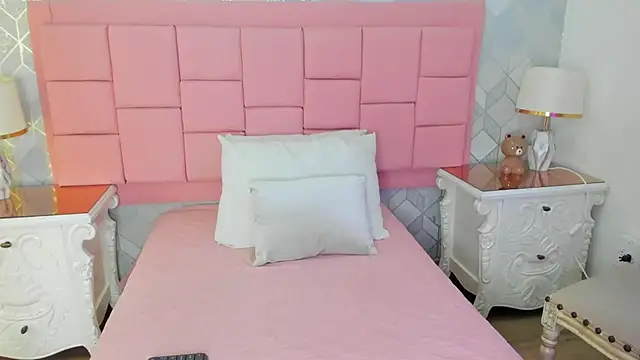Snapshot of abbye_rose chatting on June 5, 7:52 pm abbye rose online show from June 5, 7:52 pm