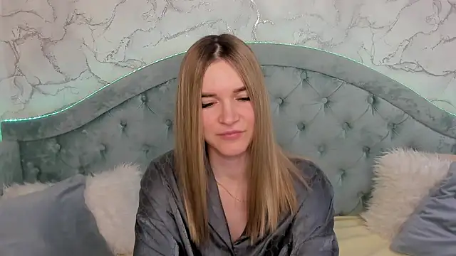RoxyReignn online show from June 2, 10:34 pm
