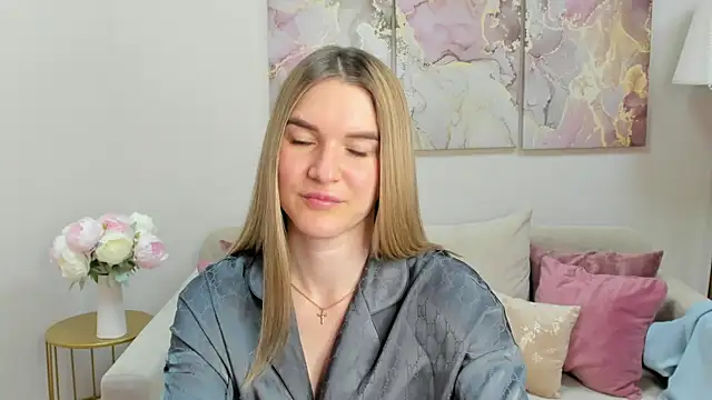 RoxyReignn online show from June 11, 2:53 am