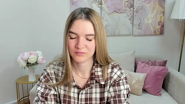 RoxyReignn online show from June 12, 9:57 pm