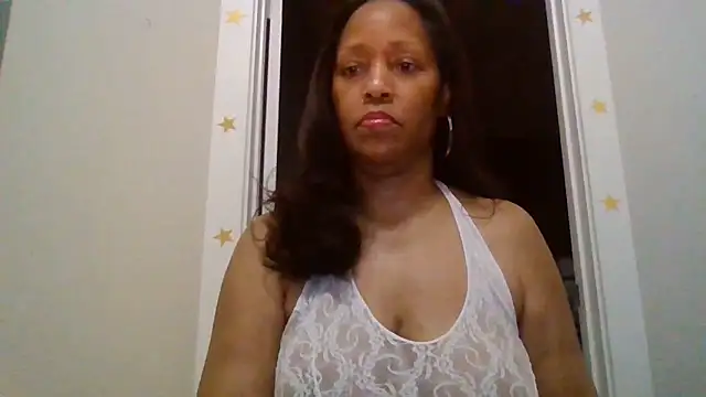 Snapshot of MsDeeLive chatting on June 15, 4:25 am MsDeeLive online show from June 15, 4:25 am