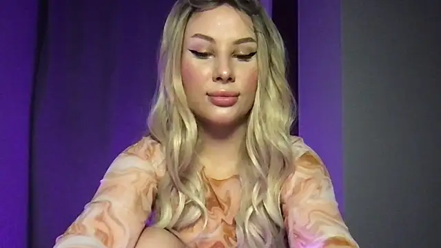 Lili Weiss online show from June 8, 7:03 pm