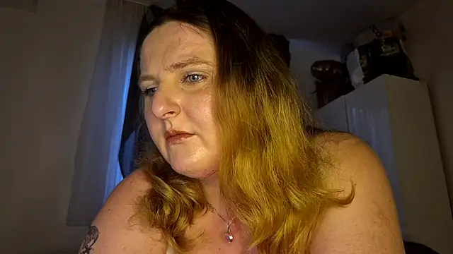 Snapshot of JessicaBake chatting on June 7, 5:49 pm JessicaBake online show from June 7, 5:49 pm