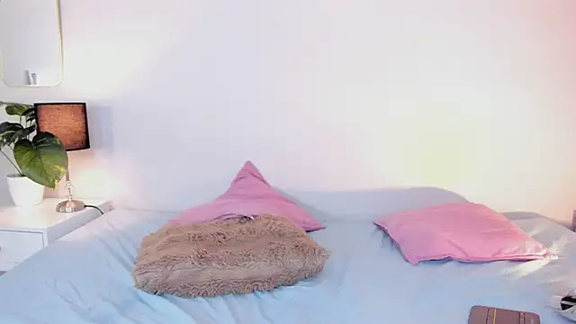 Snapshot of Arianmoon_ chatting on June 13, 3:37 am Arianmoon online show from June 13, 3:37 am