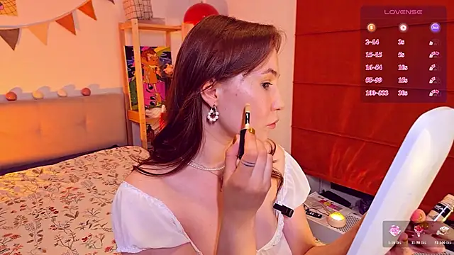Snapshot of come_in_bed chatting on July 11, 3:26 pm come in bed online show from July 11, 3:26 pm