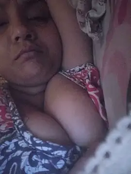 Snapshot of Desi_mona786 chatting on June 6, 1:21 am Desi mona786 online show from June 6, 1:21 am