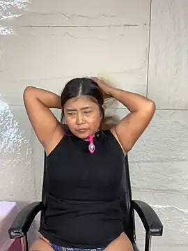 Snapshot of LyraMilano chatting on June 3, 12:30 pm LyraMilano online show from June 3, 12:30 pm