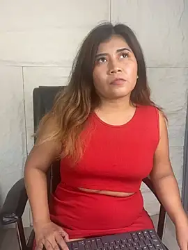 Snapshot of LyraMilano chatting on June 15, 12:40 pm LyraMilano online show from June 15, 12:40 pm