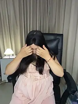 Snapshot of Luckysisi-s chatting on June 4, 12:11 pm Luckysisi-s online show from June 4, 12:11 pm