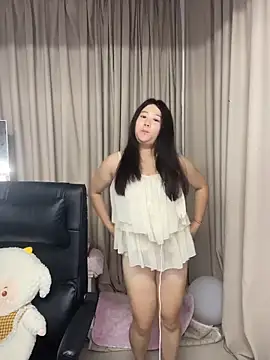 Luckysisi-s online show from June 18, 12:31 pm