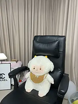 Luckysisi-s online show from July 2, 12:55 pm