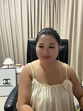 Luckysisi-s online show from July 7, 1:15 pm