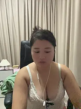 Luckysisi-s online show from July 30, 1:10 pm