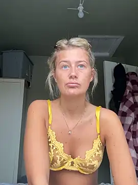 quirkyprincess online show from June 6, 5:28 pm