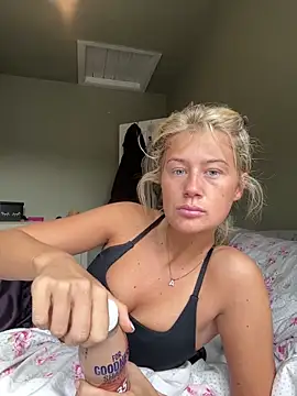 quirkyprincess online show from June 9, 3:01 pm