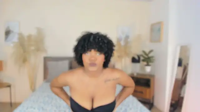 Snapshot of Lia_adams17 chatting on June 11, 4:54 am Lia adams17 online show from June 11, 4:54 am