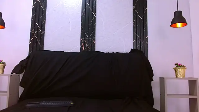 Snapshot of Maximiliano_Stronge chatting on June 9, 7:25 pm Maximiliano Stronge online show from June 9, 7:25 pm