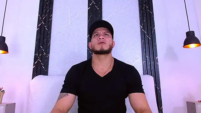 Snapshot of Maximiliano_Stronge chatting on June 11, 7:12 pm Maximiliano Stronge online show from June 11, 7:12 pm