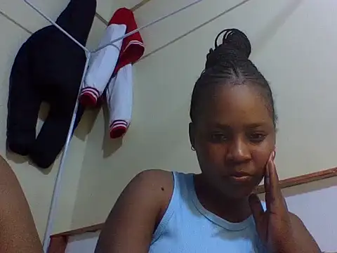 Snapshot of Prettydoll2 chatting on May 31, 5:42 pm Prettydoll2 online show from May 31, 5:42 pm