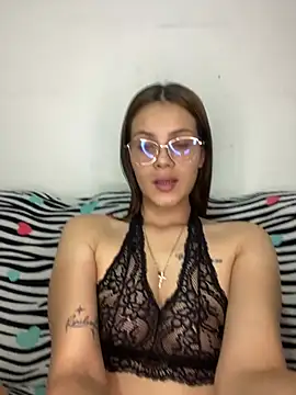 Snapshot of samantha-hot21 chatting on June 10, 12:15 pm samantha-hot21 online show from June 10, 12:15 pm