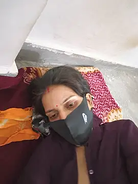 Snapshot of Neha-ji chatting on June 2, 6:32 pm Neha-ji online show from June 2, 6:32 pm
