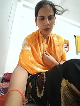 Snapshot of Neha-ji chatting on June 8, 1:33 pm Neha-ji online show from June 8, 1:33 pm