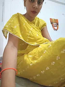 Snapshot of Neha-ji chatting on June 10, 5:28 am Neha-ji online show from June 10, 5:28 am