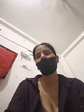 Snapshot of Neha-ji chatting on June 11, 12:32 am Neha-ji online show from June 11, 12:32 am