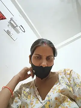 Snapshot of Neha-ji chatting on June 11, 4:05 pm Neha-ji online show from June 11, 4:05 pm