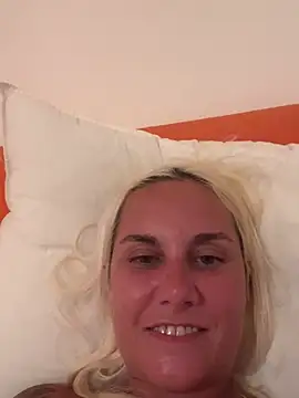 Sofia beee online show from June 26, 10:58 pm