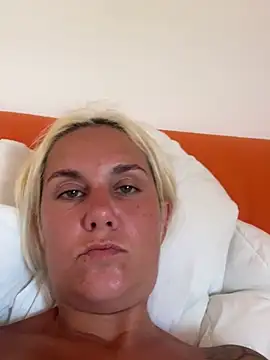 Sofia beee online show from June 27, 11:04 am