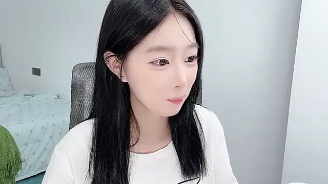 Yoyo33355 online show from July 1, 3:52 am