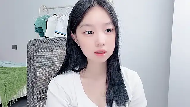 Yoyo33355 online show from July 20, 3:43 am