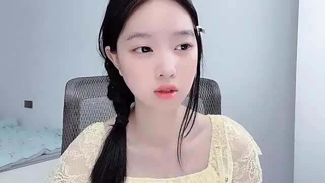 Yoyo33355 online show from July 29, 3:37 am