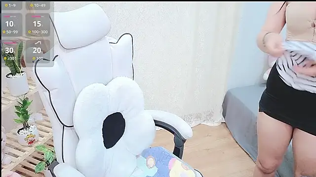 lrykknana online show from June 20, 1:09 am