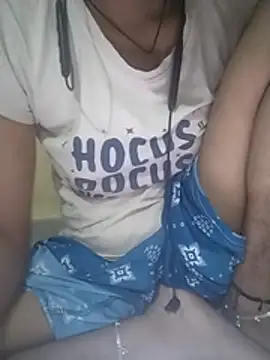 Snapshot of PRIYAGIRLHOT chatting on June 25, 6:07 am PRIYAGIRLHOT online show from June 25, 6:07 am