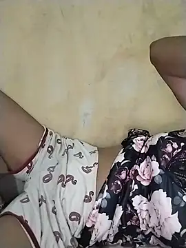 Snapshot of PRIYAGIRLHOT chatting on July 3, 7:37 am PRIYAGIRLHOT online show from July 3, 7:37 am