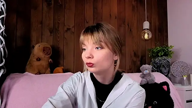 Snapshot of IvoryPesante chatting on June 14, 8:22 pm IvoryPesante online show from June 14, 8:22 pm