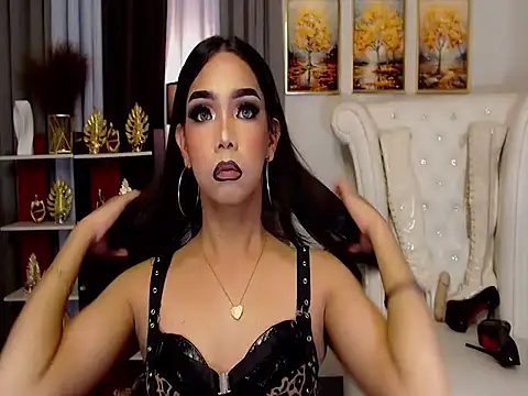 Snapshot of FuckingDollz chatting on June 10, 7:46 pm FuckingDollz online show from June 10, 7:46 pm