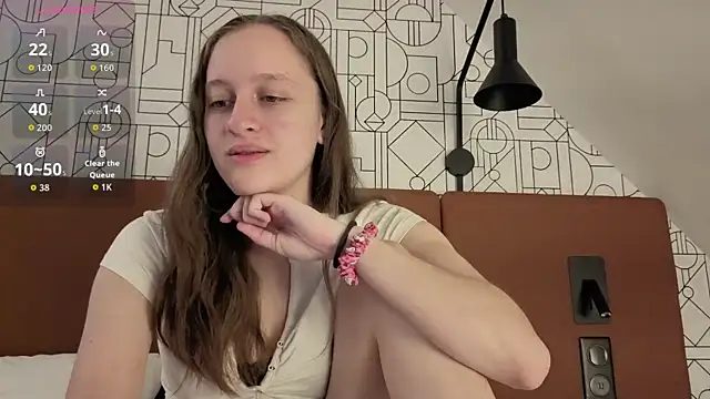 SoftieSophie online show from August 3, 5:06 am