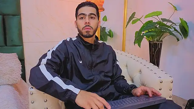 Snapshot of Jadiel_Stone chatting on June 10, 11:42 am Jadiel Stone online show from June 10, 11:42 am