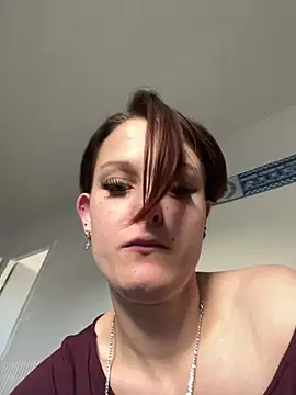 Snapshot of Quenn667 chatting on June 5, 5:40 pm Quenn667 online show from June 5, 5:40 pm