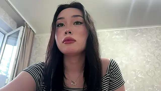 Snapshot of LilowNax chatting on June 7, 4:11 pm LilowNax online show from June 7, 4:11 pm