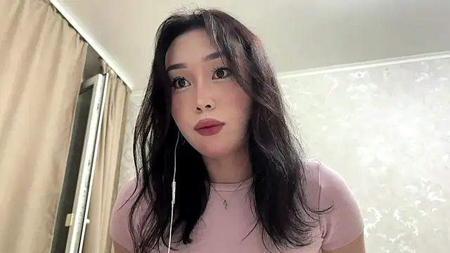 Snapshot of LilowNax chatting on June 10, 5:45 pm LilowNax online show from June 10, 5:45 pm