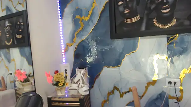 Yasmine Tapias online show from July 24, 9:13 pm