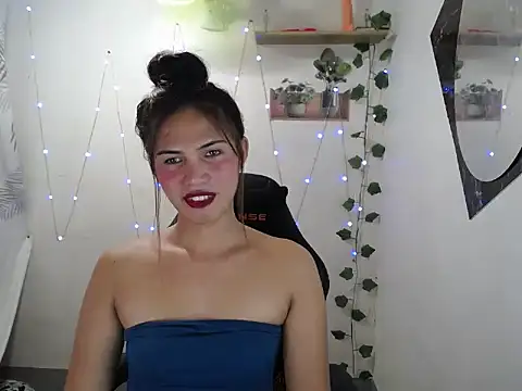 Snapshot of Bella_cum69 chatting on June 8, 4:57 am Bella cum69 online show from June 8, 4:57 am