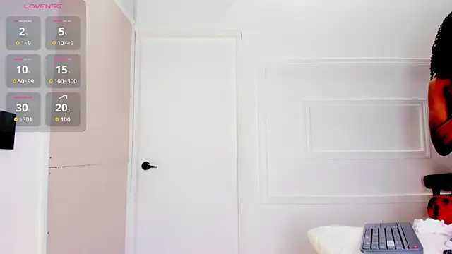 emmaalennox   online show from July 22, 7:38 pm
