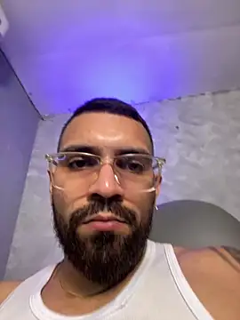Snapshot of RoccoSaenz chatting on June 8, 8:09 pm RoccoSaenz online show from June 8, 8:09 pm
