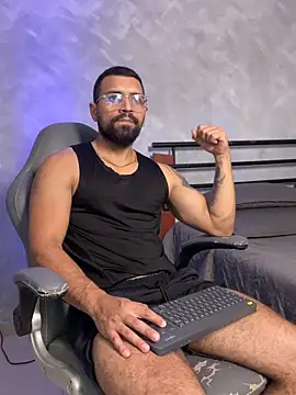 Snapshot of RoccoSaenz chatting on June 16, 7:49 pm RoccoSaenz online show from June 16, 7:49 pm